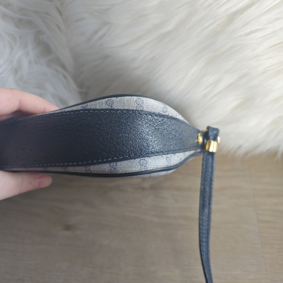 Authentic Gucci micro navy bag - Picture 7 of 15